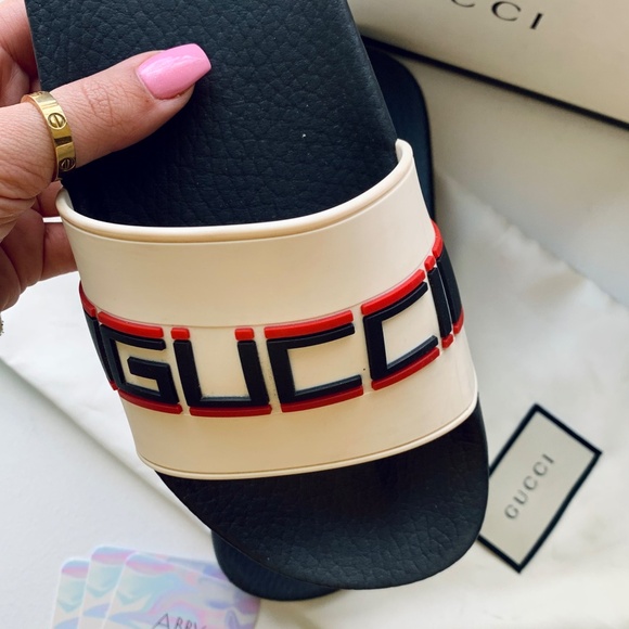 Gucci Black and White Slide Sandals - Picture 4 of 13